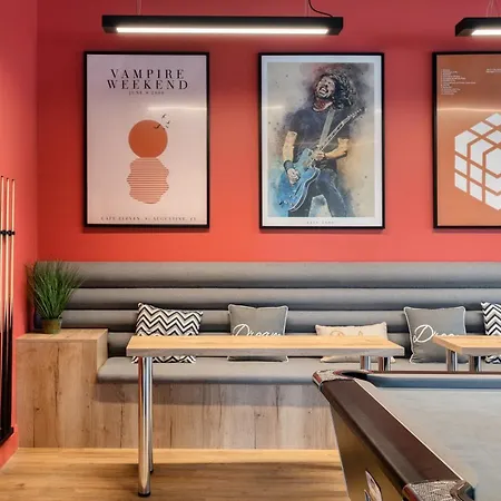 Yugo Explore - Melbourn Point