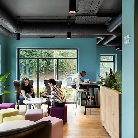 Yugo Explore - Melbourn Point شقة