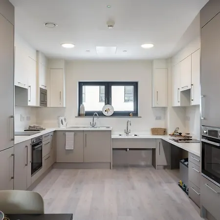 Yugo Explore - Melbourn Point