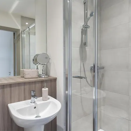 Yugo Explore - Melbourn Point