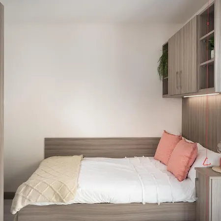 Yugo Explore - Melbourn Point