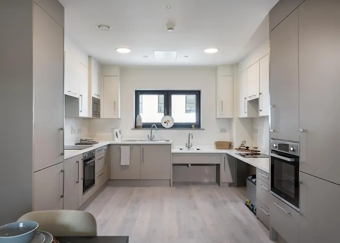 Yugo Explore - Melbourn Point