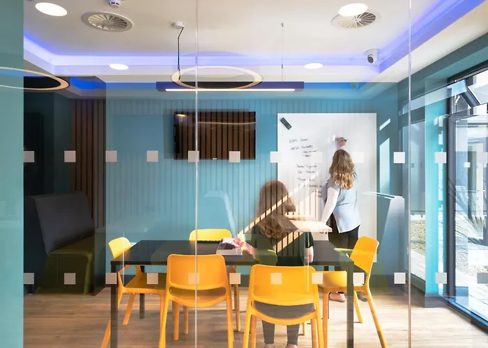 Yugo Explore - Melbourn Point Апартаменты