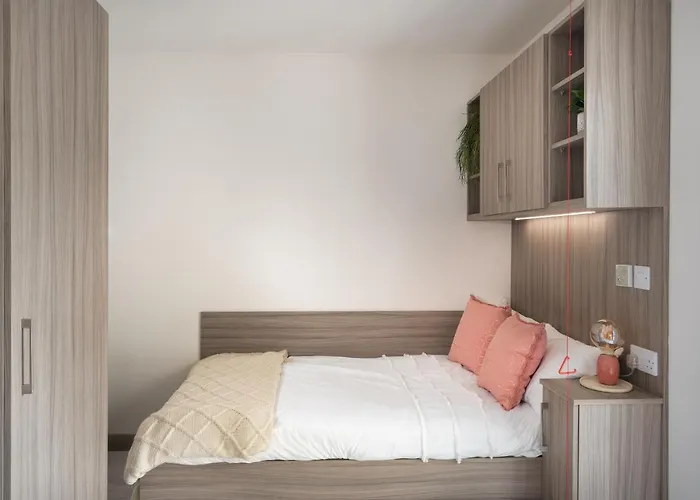 Yugo Explore - Melbourn Point