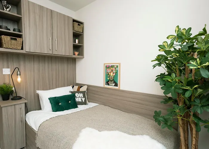 Yugo Explore - Melbourn Point *